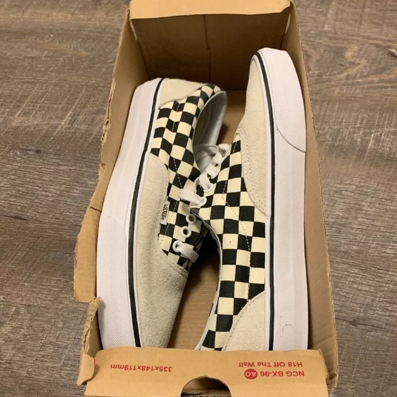 NEW Vans Marshmallow Checker Classic Skate shoes - Picture 3 of 3